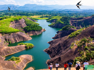 赤水丹霞，天然氧吧中的调色盘奇观
