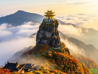 梵净山金顶，云海中的生态孤岛圣地